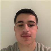 Je maîtrise bien la langue anglaise grâce à ma mère née en Angleterre, je peux donc être utile dans l’enseignement de cette langue à des enfants